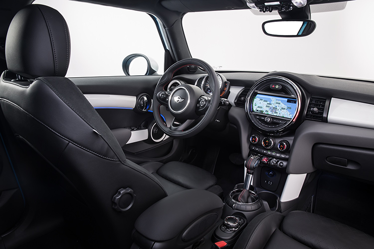 Mini 4 door hardtop interior